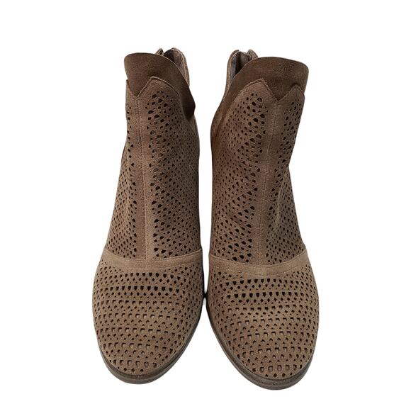 Vince Camuto Booties Shoes Heels Womens 9.5 Flunna Tan Suede Perforated Summer - Picture 2 of 12